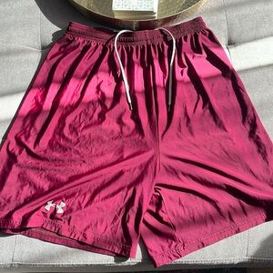 Under Armor men’s size medium basketball shorts.